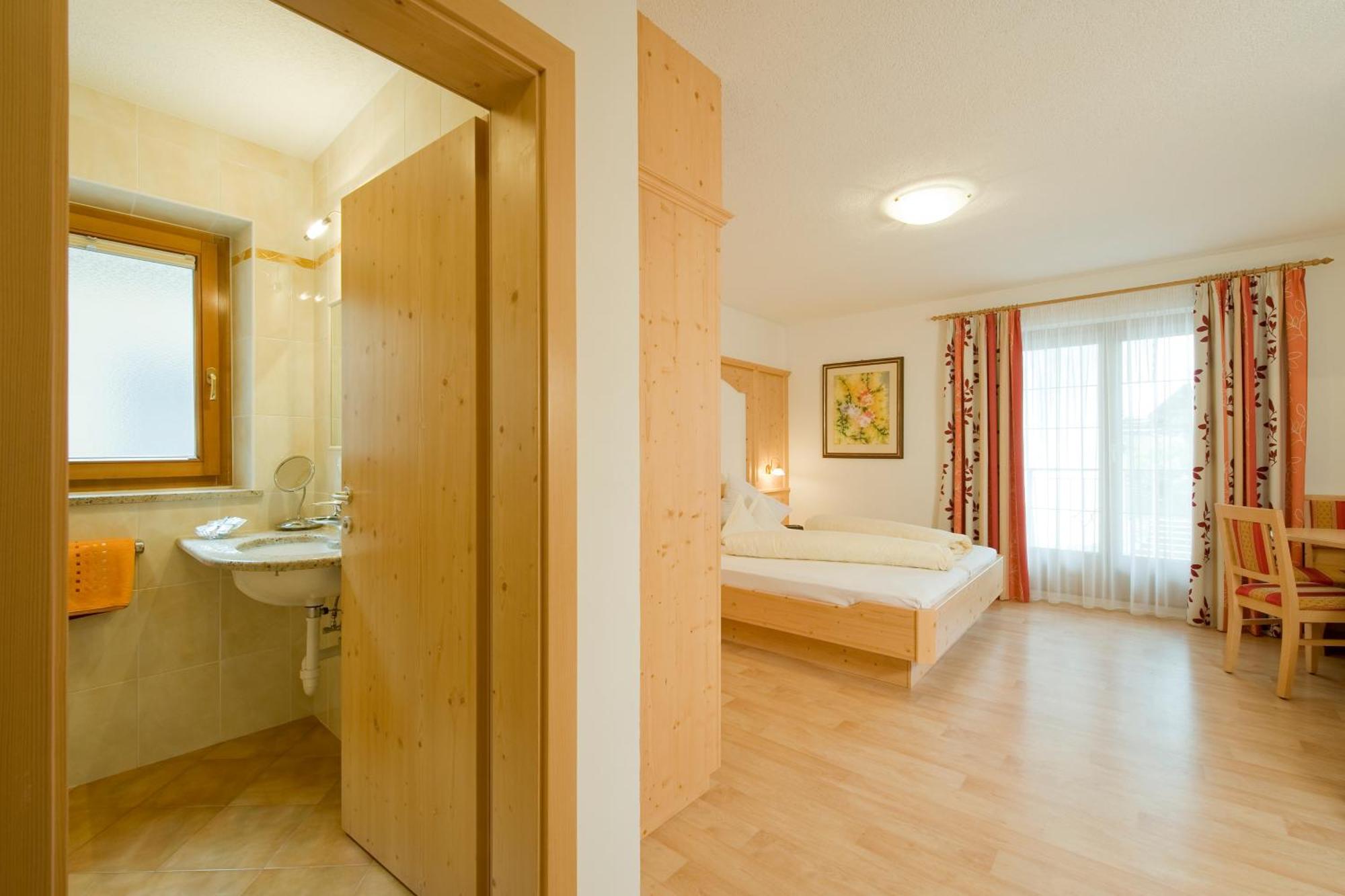 Hotel Kronhof Moso Bagian luar foto